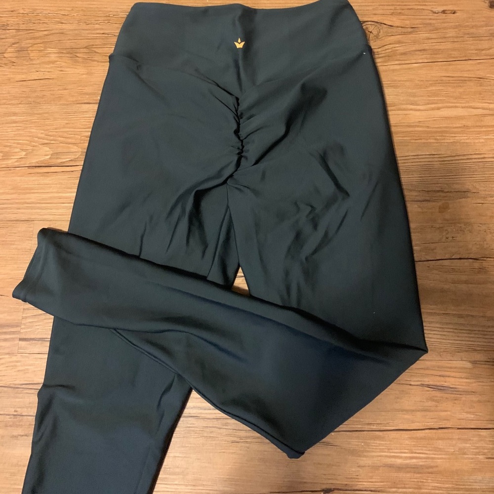 Obsession booty scrunch leggings